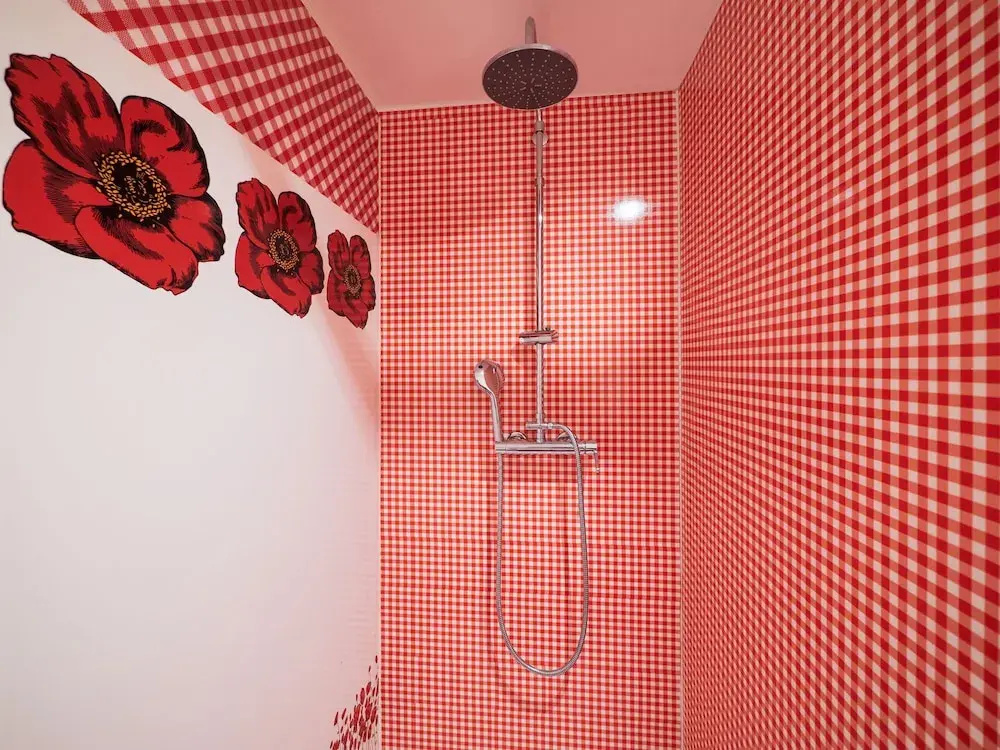 Afficher la photo 8 — Yourtissimo - La Maison Rouge