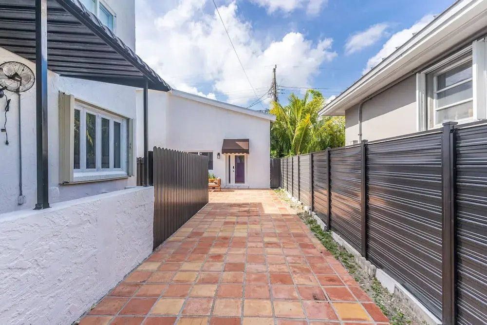 Stylish & Modern 4BD Home