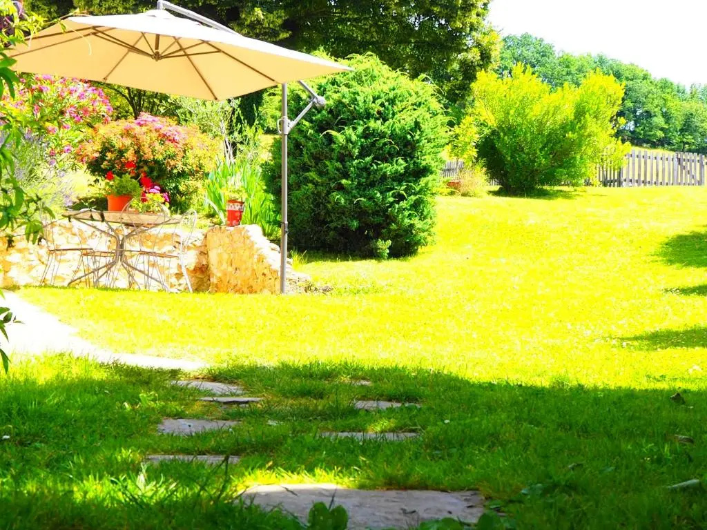 Standard Family room with garden view