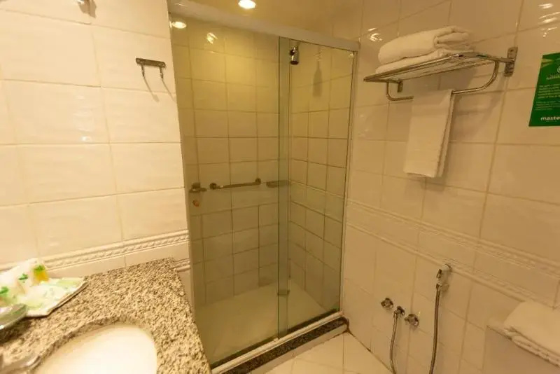 Master Porto Alegre Hotel - Av Carlos Gomes, Proximo Consulado Americano - Chambres