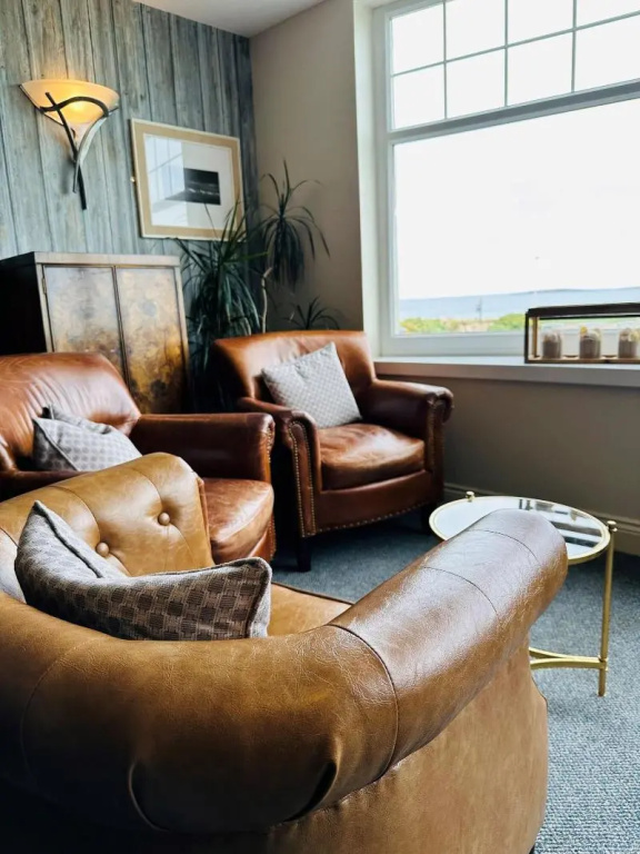 Beach House Hotel — 2