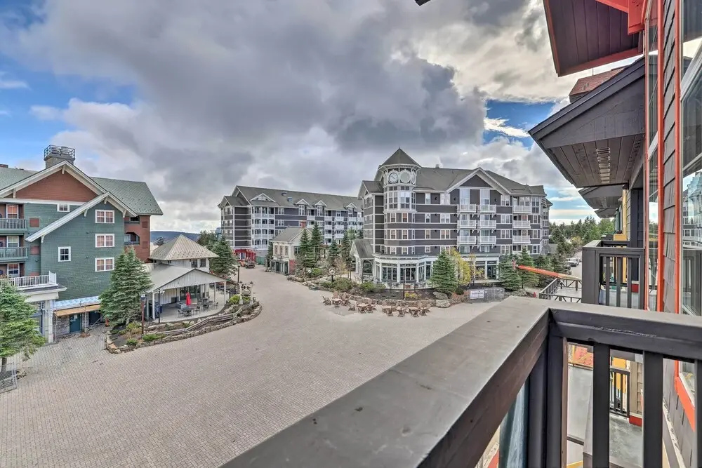 Ski-in/out Condo in Snowshoe Mountain Resort!
