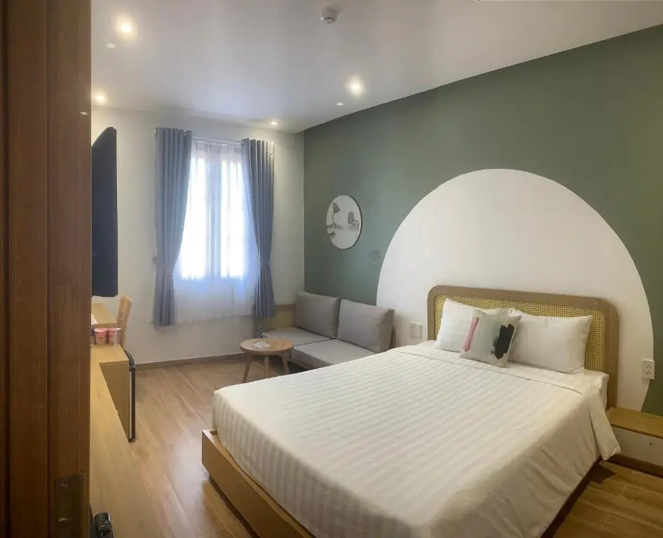 Deluxe Double room with balcony (full double bed)