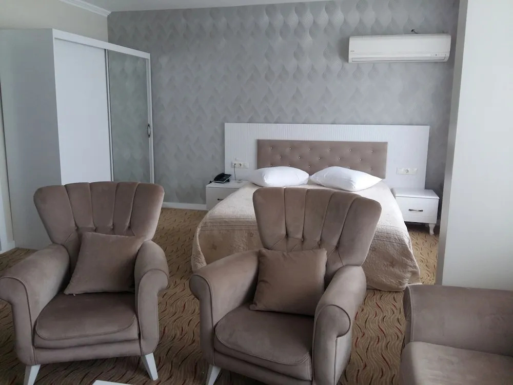 Luxury Suite