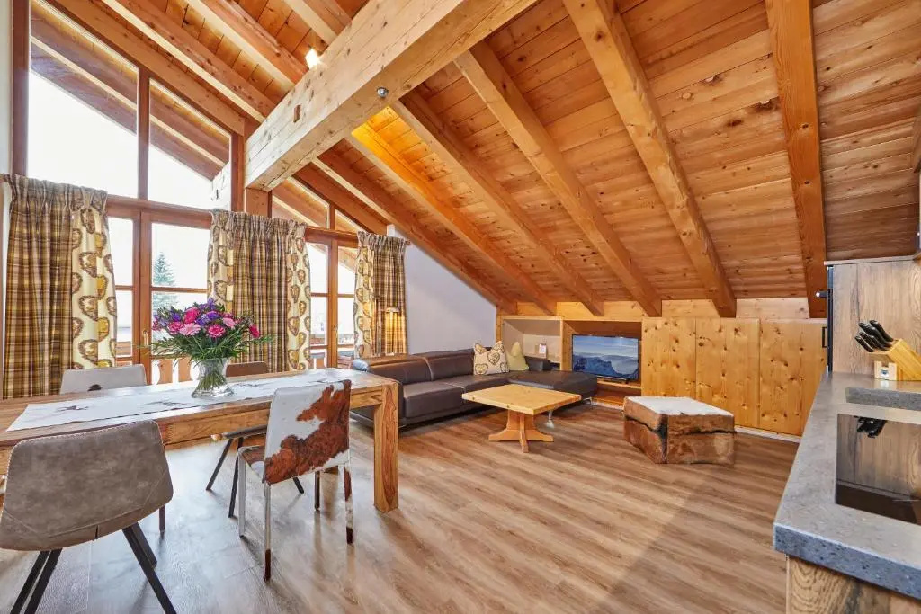 2 Bedrooms Apartment
