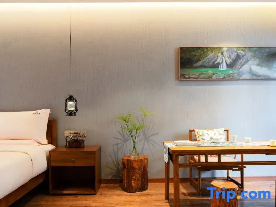 Standard room with courtyard view