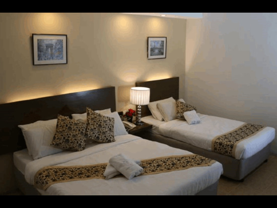 Eagle Bay Hotel