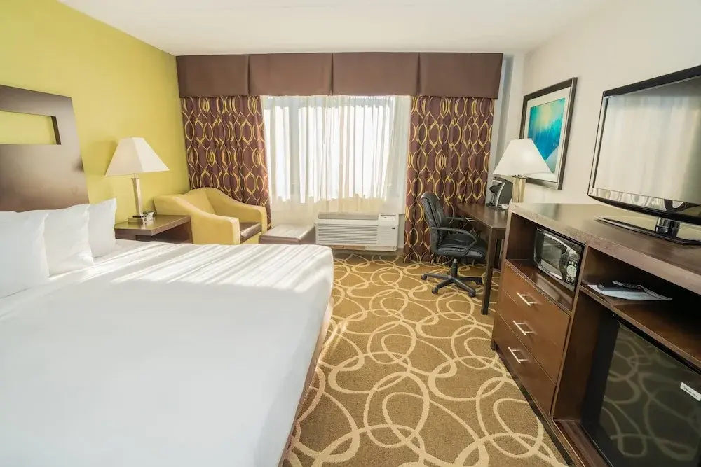 Elimwood Hotel, a Ramada by Wyndham - Chambres