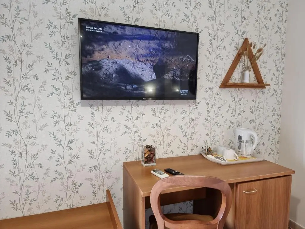 Standard Double room with garden view (full double bed)
