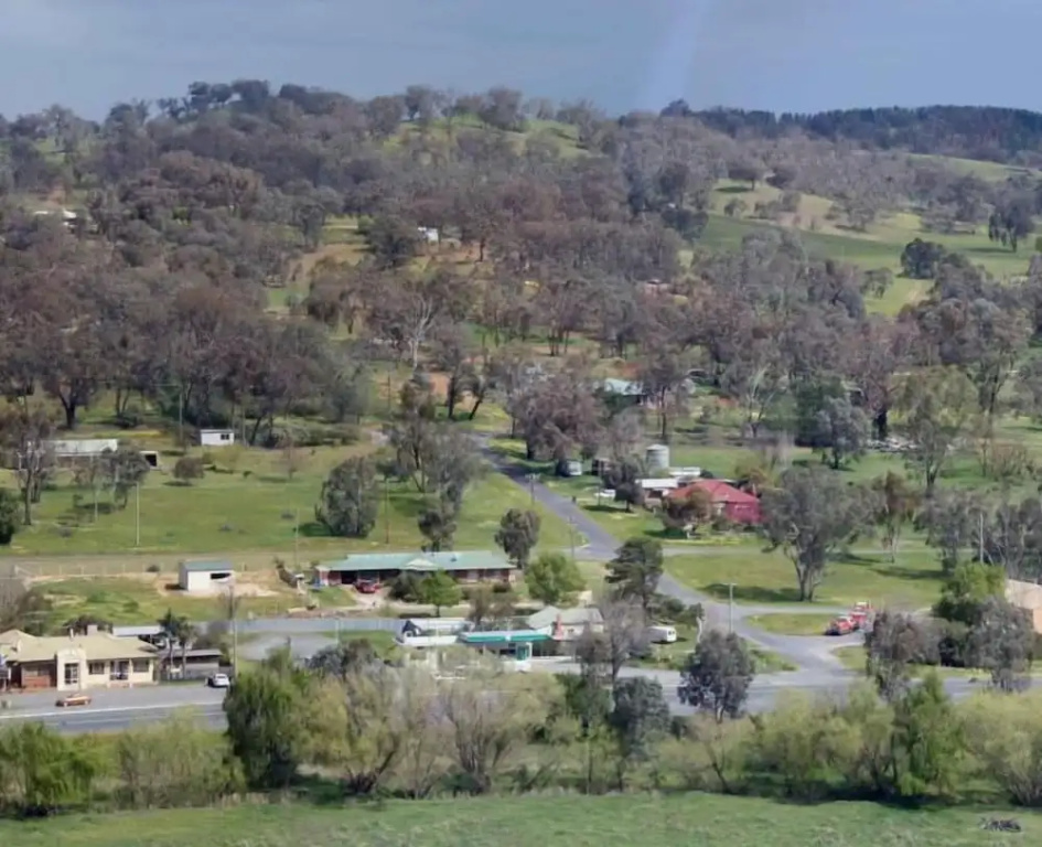Woomargama Village Hotel Motel