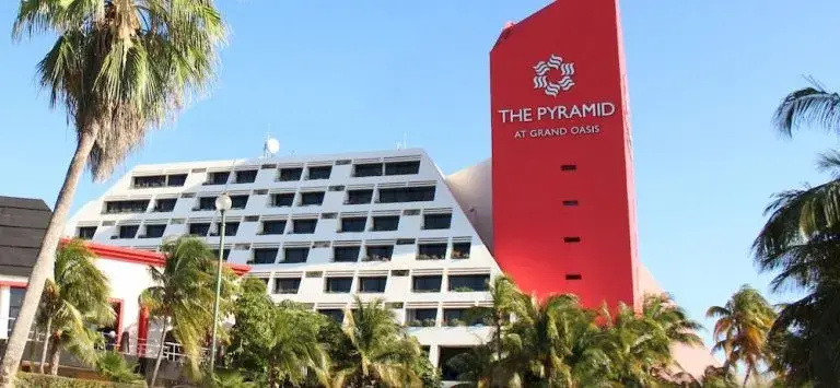 Grand Oasis Cancún & Oasis Cancún Lite & The Pyramid