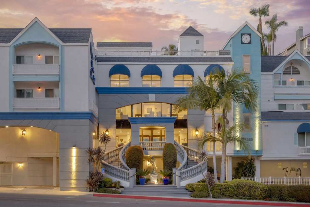 Best Western Plus Marina Shores Hotel