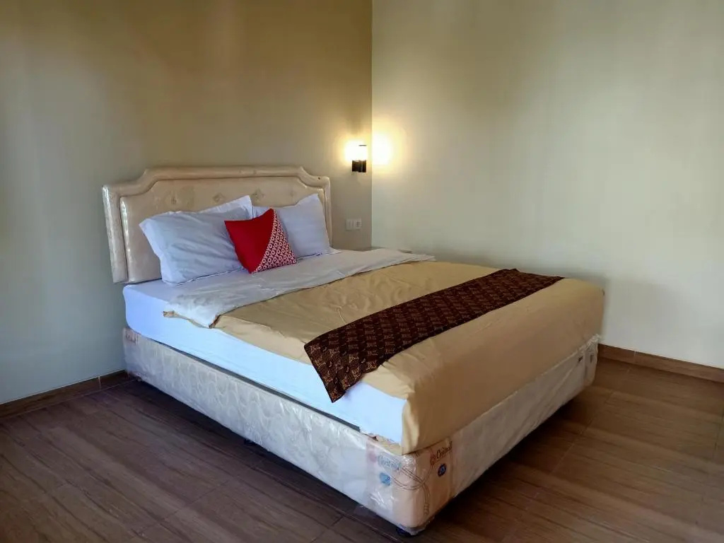 Standard Double room with balcony (full double bed)