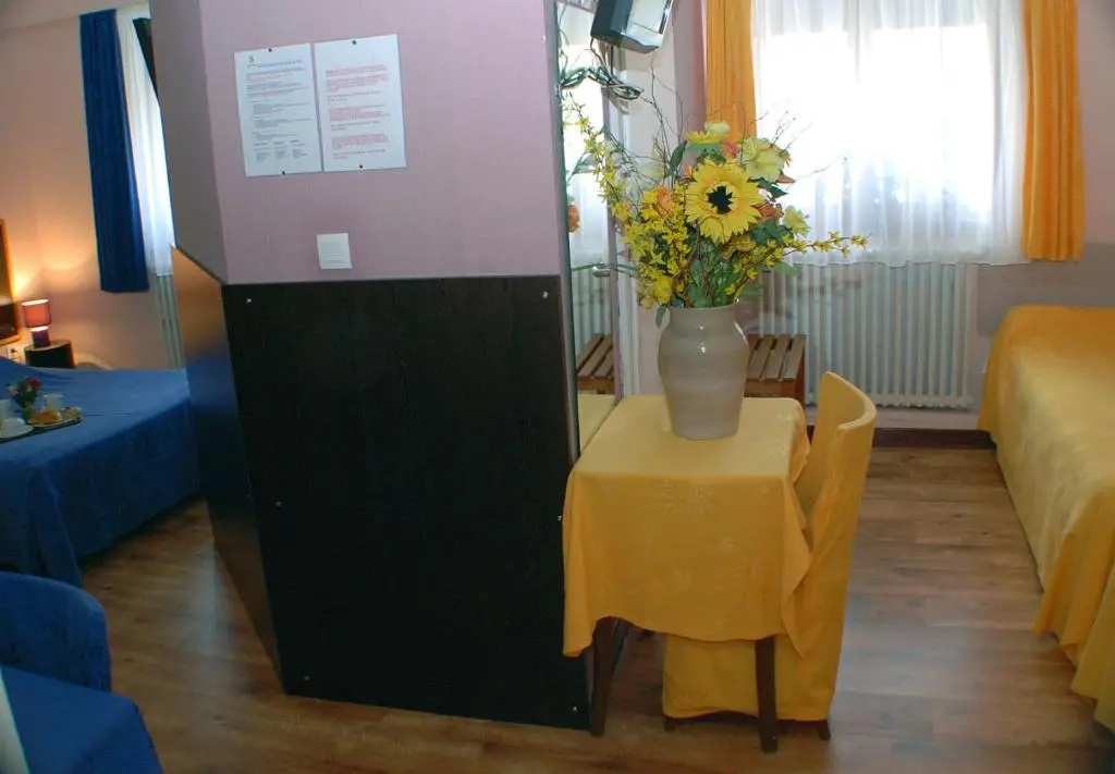 Hotel Restaurant Aux Deux Roses - Chambres