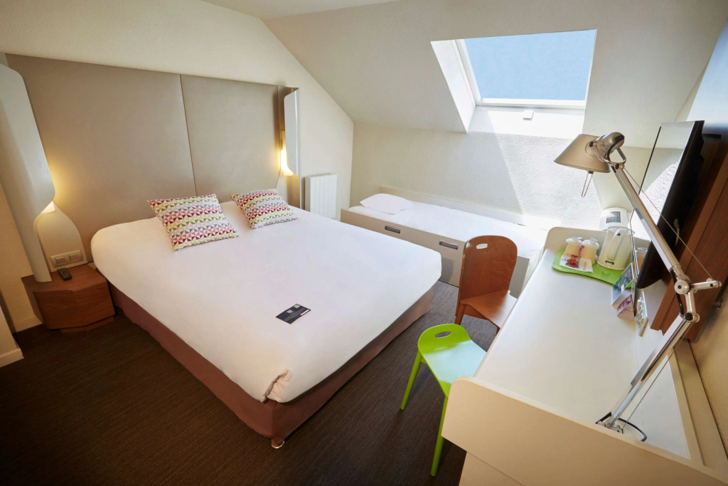 Standard Triple room