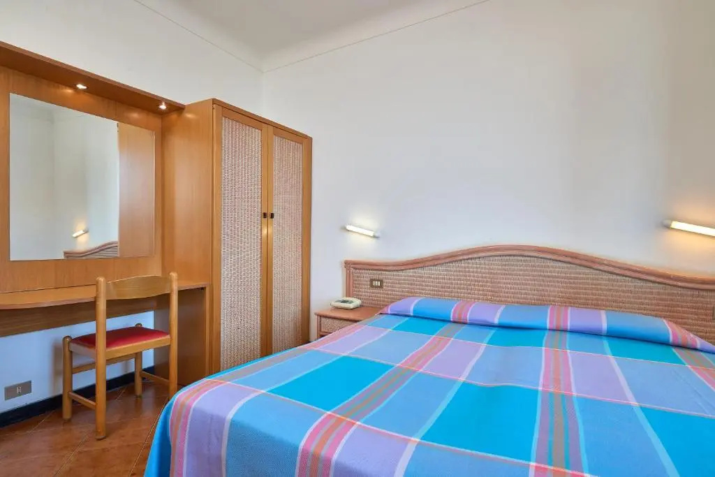 Standard Double room with sea view (full double bed)