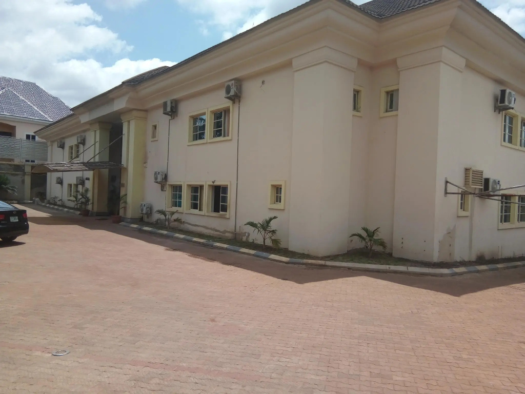 Eden Crest Hotel & Resort