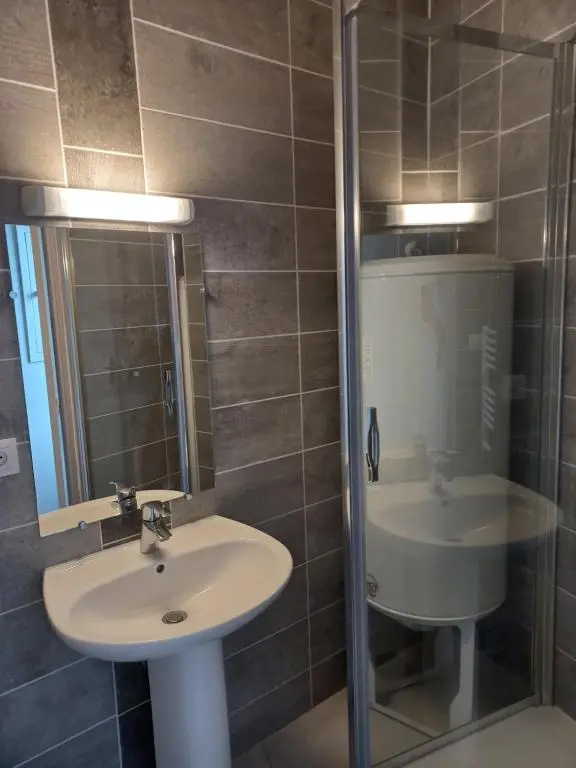 Voir la photo 2 — grand studio ✰ 35m² ✰ centre ✰ 4pers/2lits ✰ cuisine ✰ wifi
