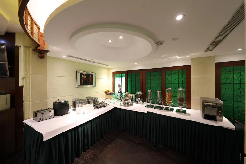 Seventh Heaven Hotel - Général