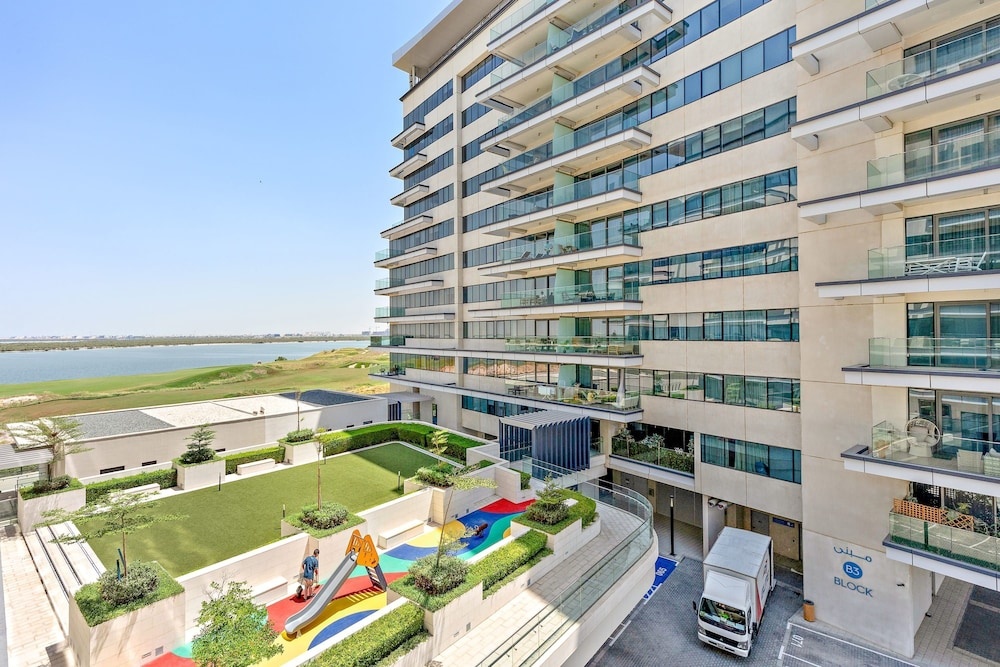 Silkhaus Mayan Lux 1BR Yas Island Beach Access