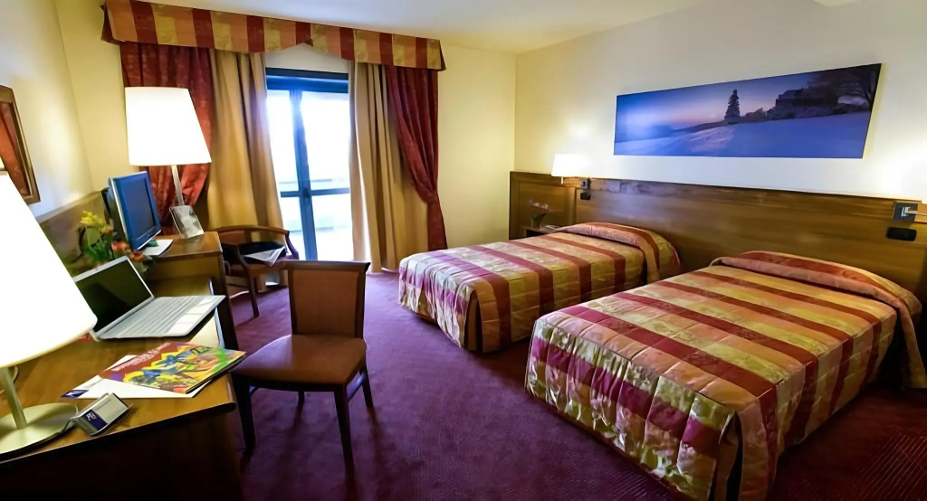 Hotel photo 13