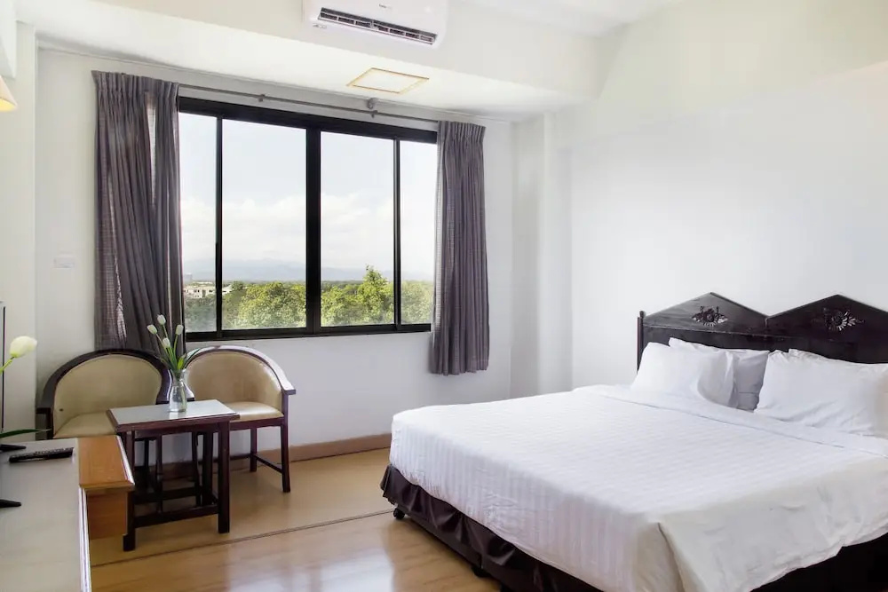 Phrae Nakara Hotel - Chambres