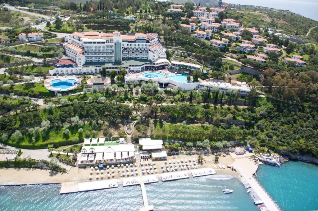Beach & Waterfront