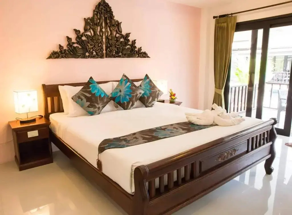 Grand Deluxe with Pool Access Double room (full double bed)