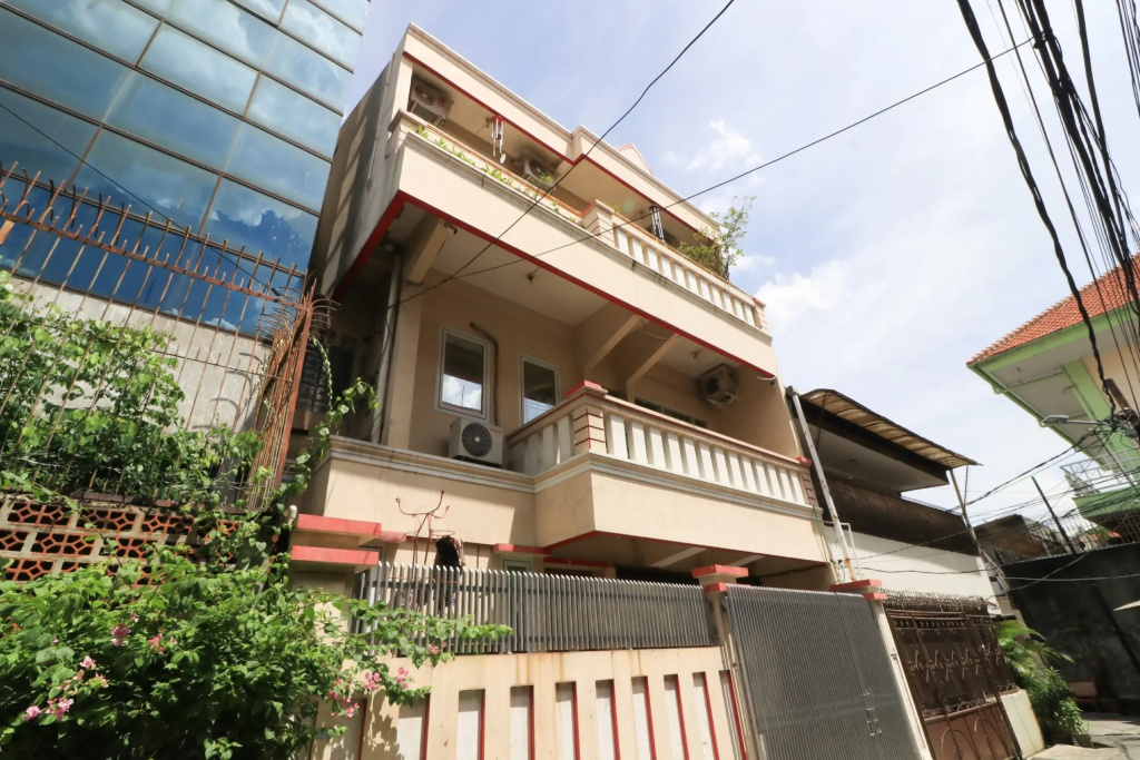 Eiffel Residence Batu Tulis 37 - Female Only