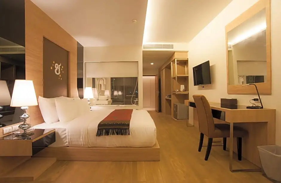 Deluxe Double room (full double bed)