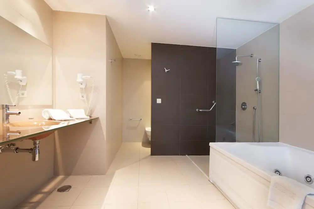 Standard Triple room with balcony