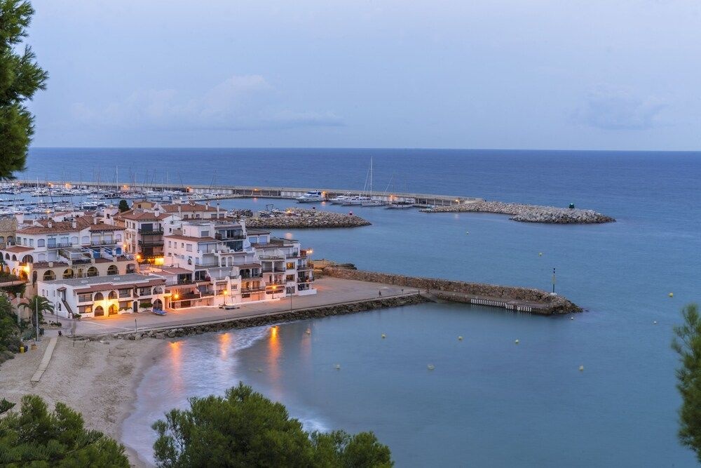 Beach & Waterfront