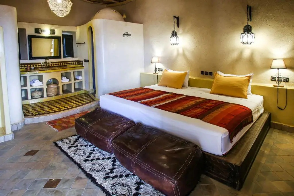 Double room (full double bed)