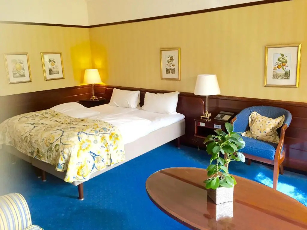 Standard Double room with sea view (full double bed)