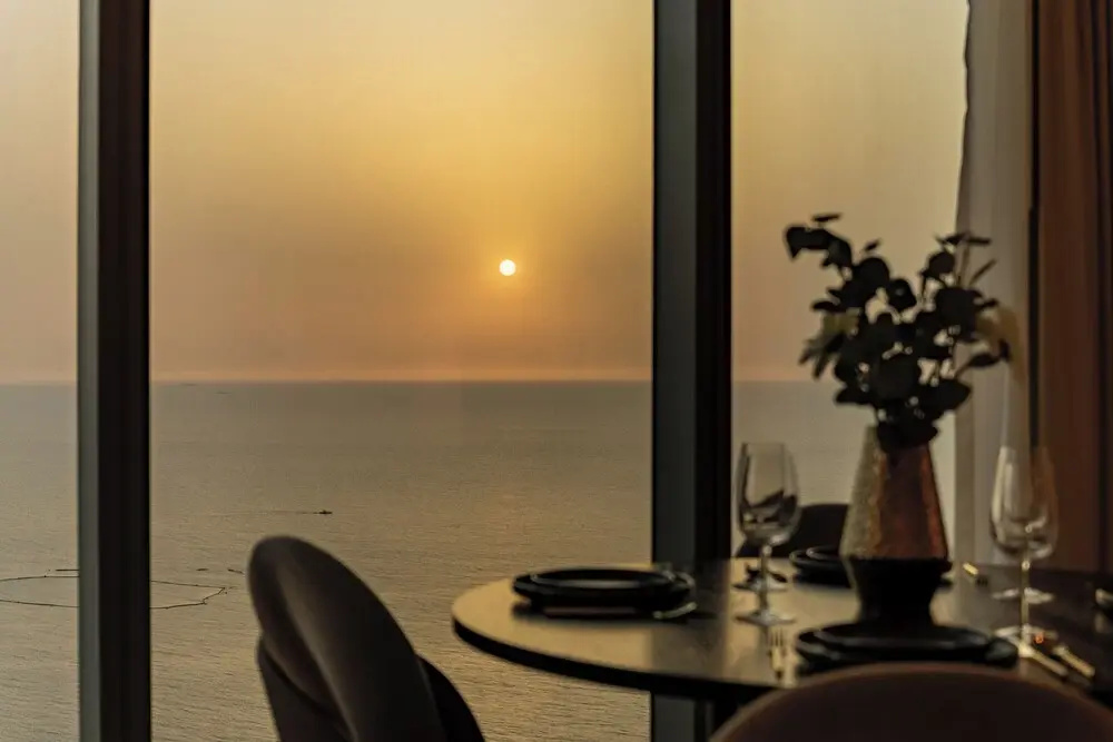 Waves - Spectacular Seaside Retreat Apt With Views