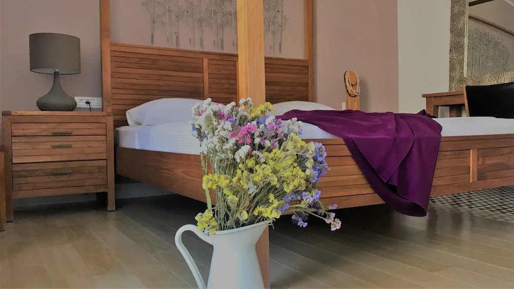 Vranas Ambiance Hotel 2 * Vranas Ambiance Hotel 2 *