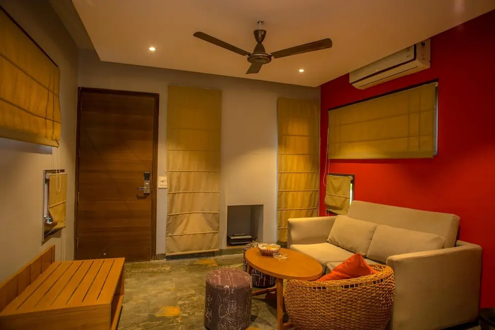 Lobby & Reception