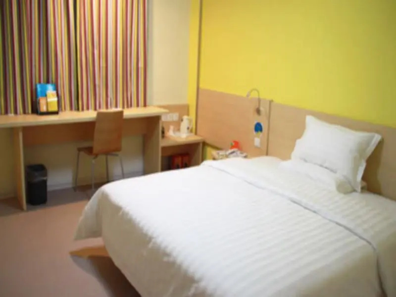 Business Double room (full double bed)