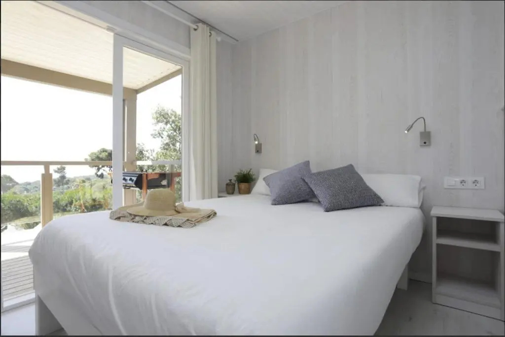2 Bedrooms Bungalow