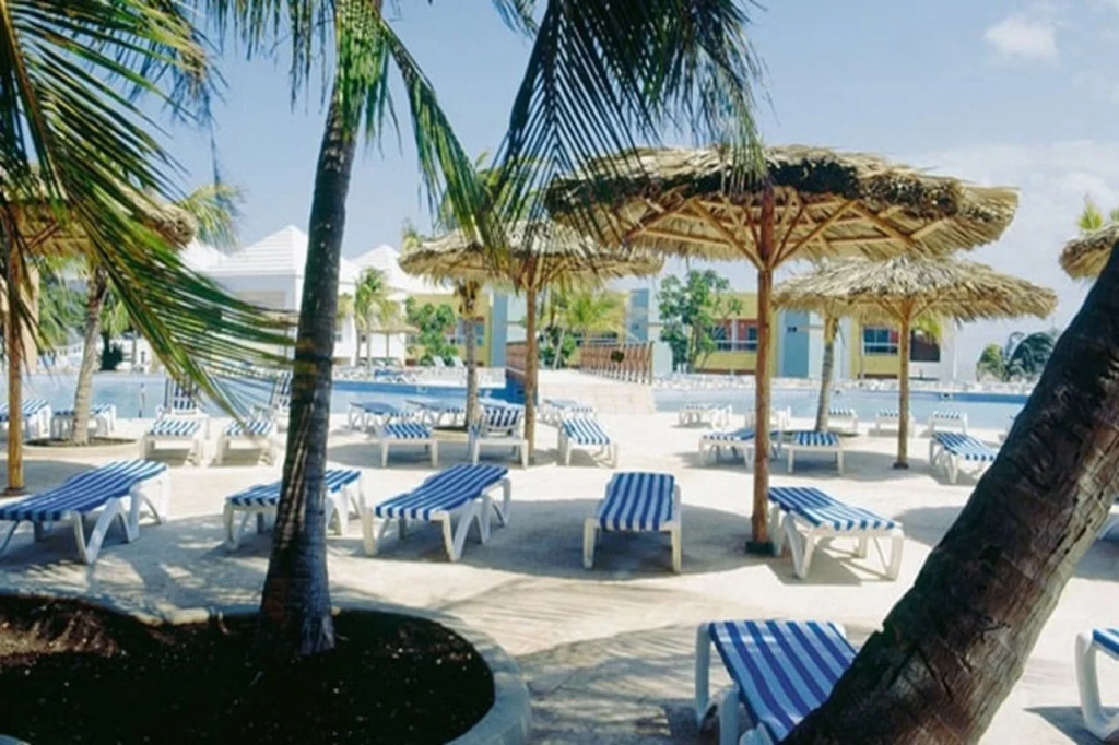 Beach & Waterfront