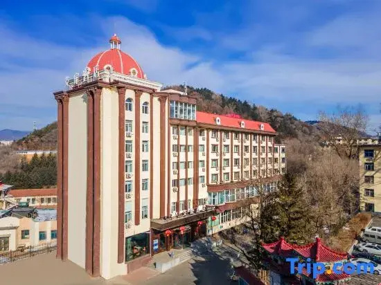 Aifeel Hotel (Tonghua Municipal Government Yuhuangshan Park)