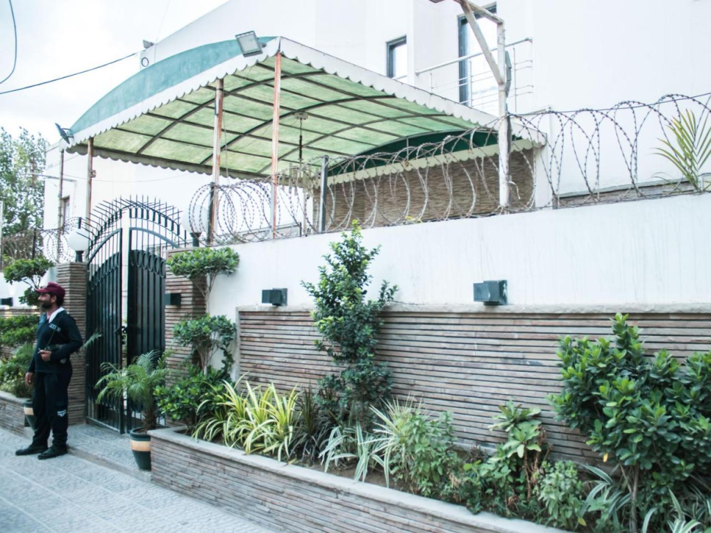 Ktown Rooms 002, shahrah-e-faisal