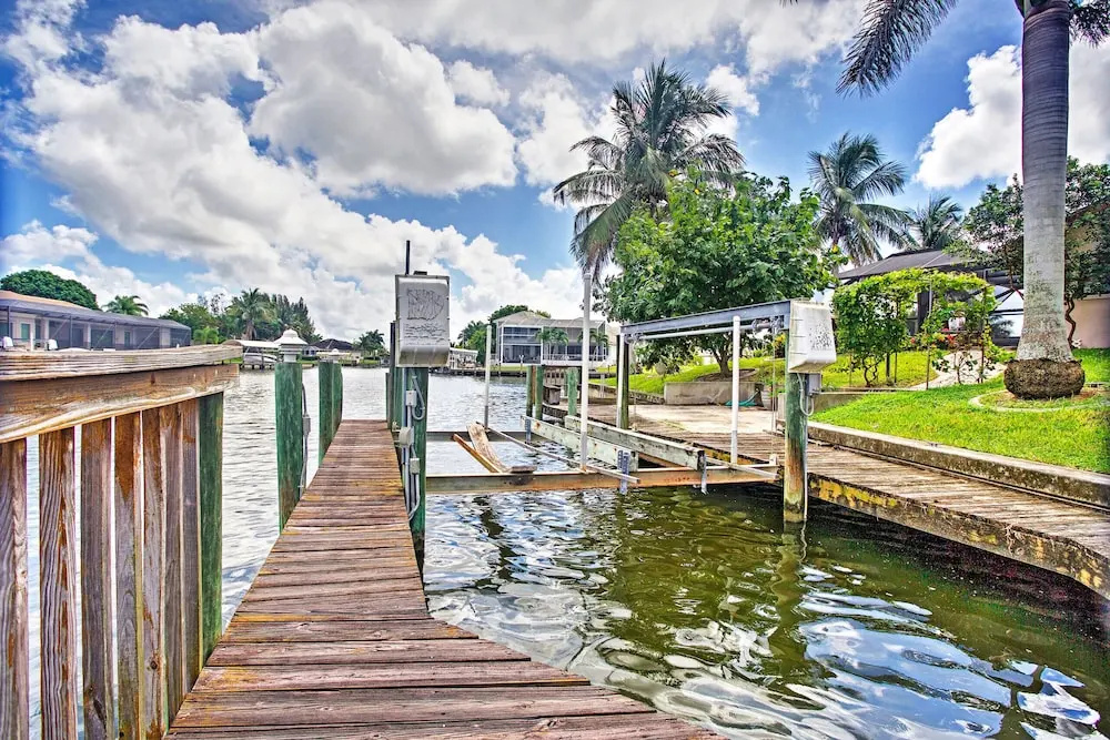 Newly Renovated Tropical Getaway in Cape Coral!