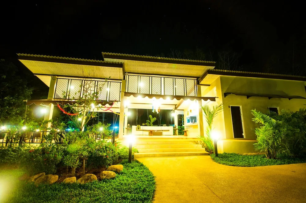 Chomphu Resort