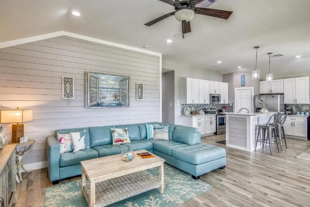 3 Bedrooms Cottage
