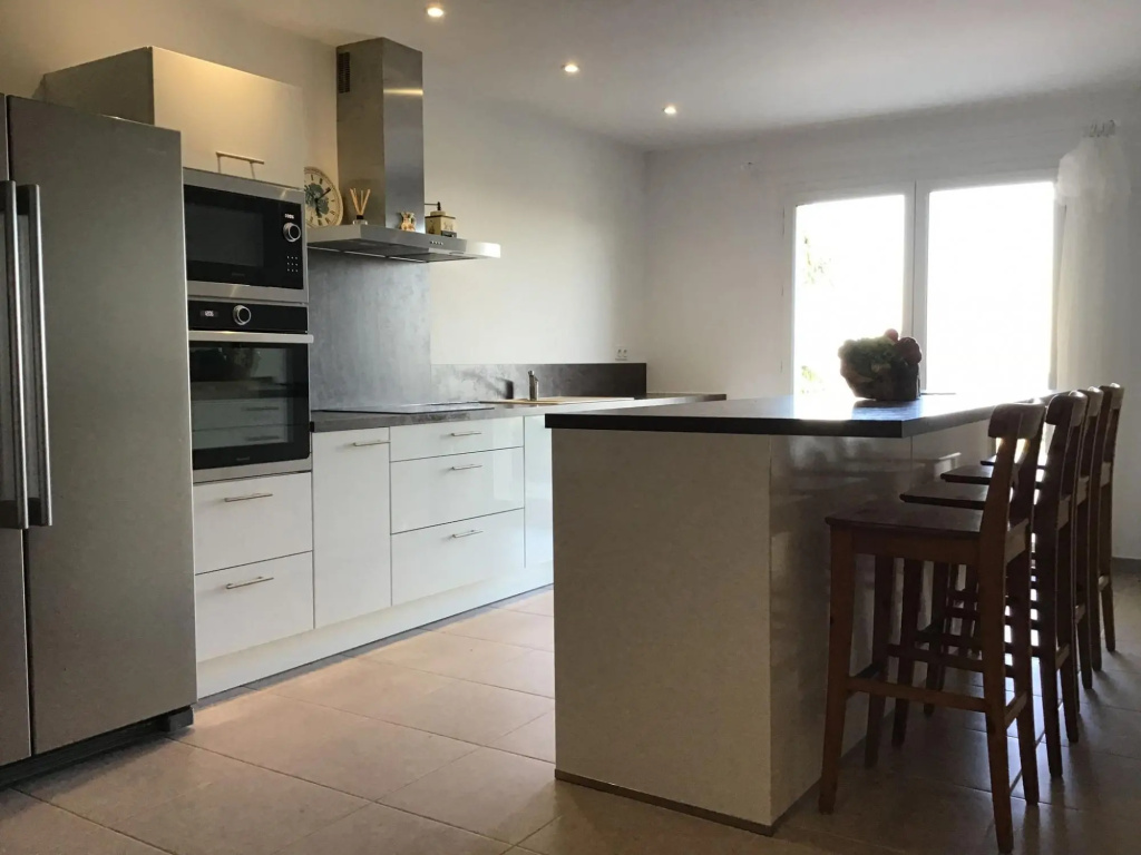 Tranquil Vineyard Villa, Berlou