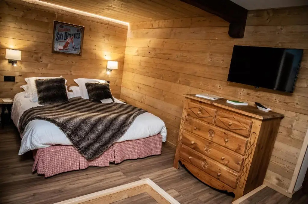 Standard Double room (full double bed)