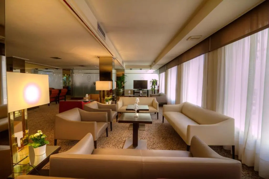 Royal Plaza Hotel - Général