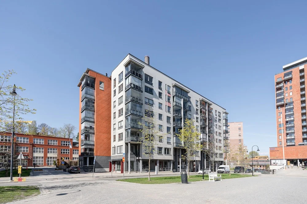 Top Floor 1BR Home with Parking, Sauna and Balcony