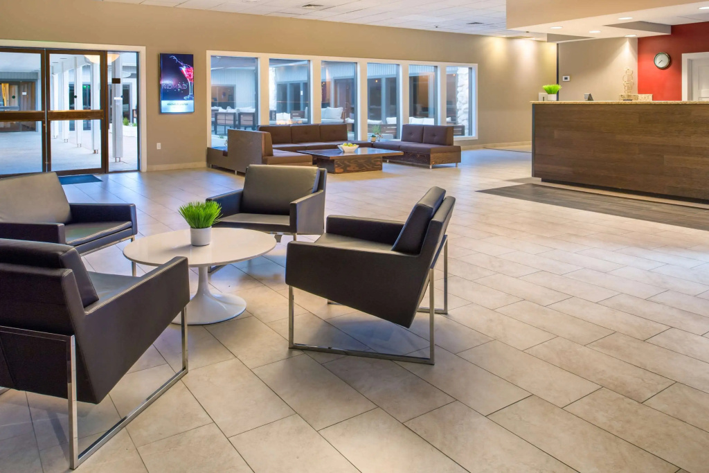 Lobby & Reception